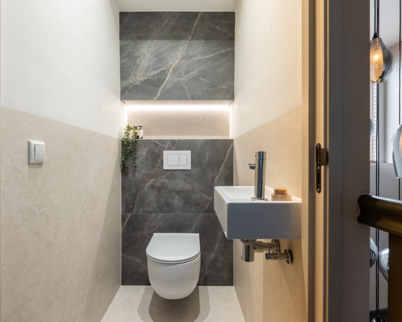 Tweede toilet binnenkijker Beverwijk Tweede toilet binnenkijker Beverwijk